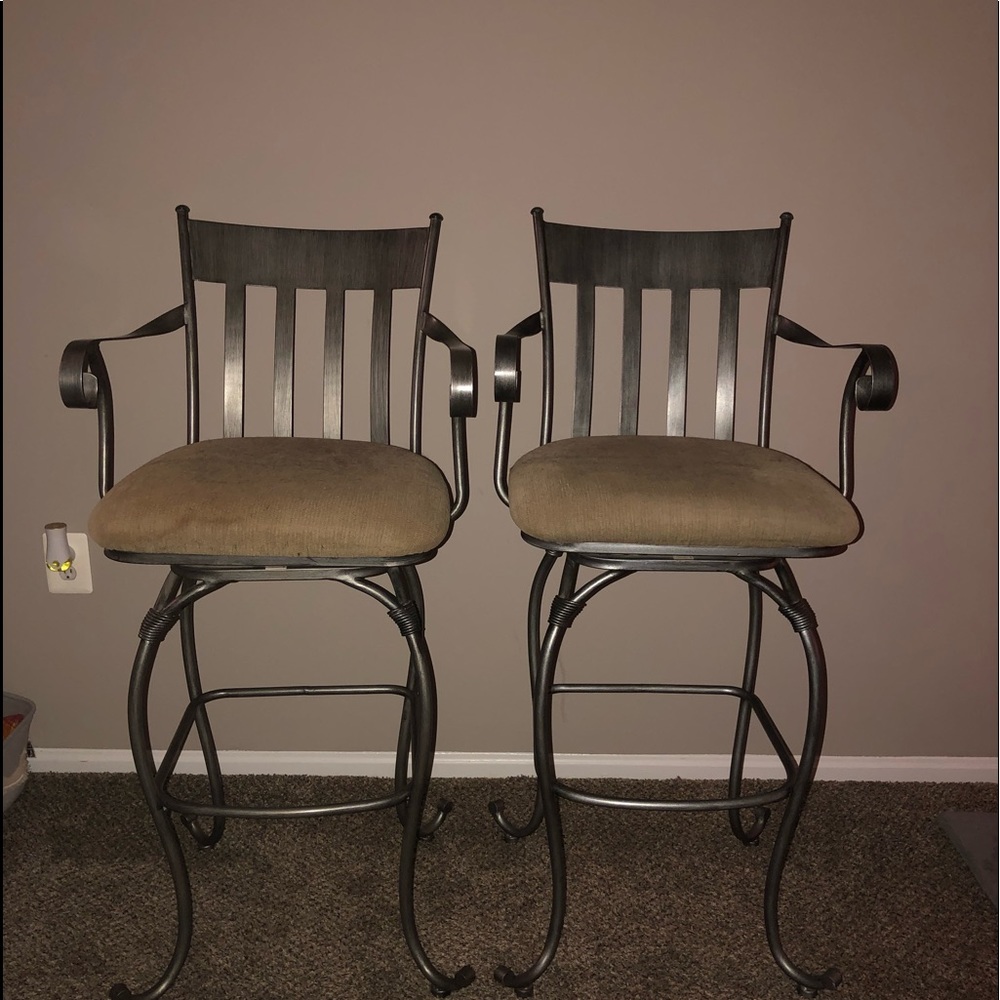 2 High Stool chairs 1 for 30, 2 for 50
